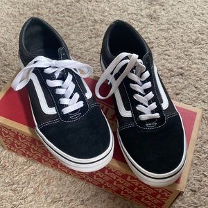 “Ward” black and white vans